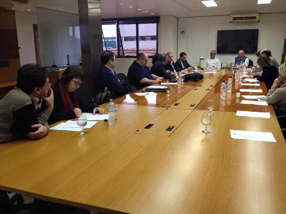 Conselheiros apoiam paralisação de servidores